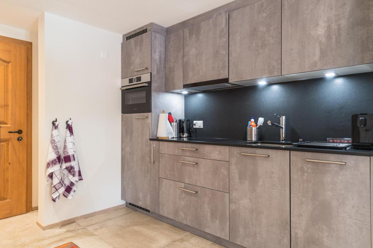 Village Apartment With Matterhorn View ツェルマット エクステリア 写真